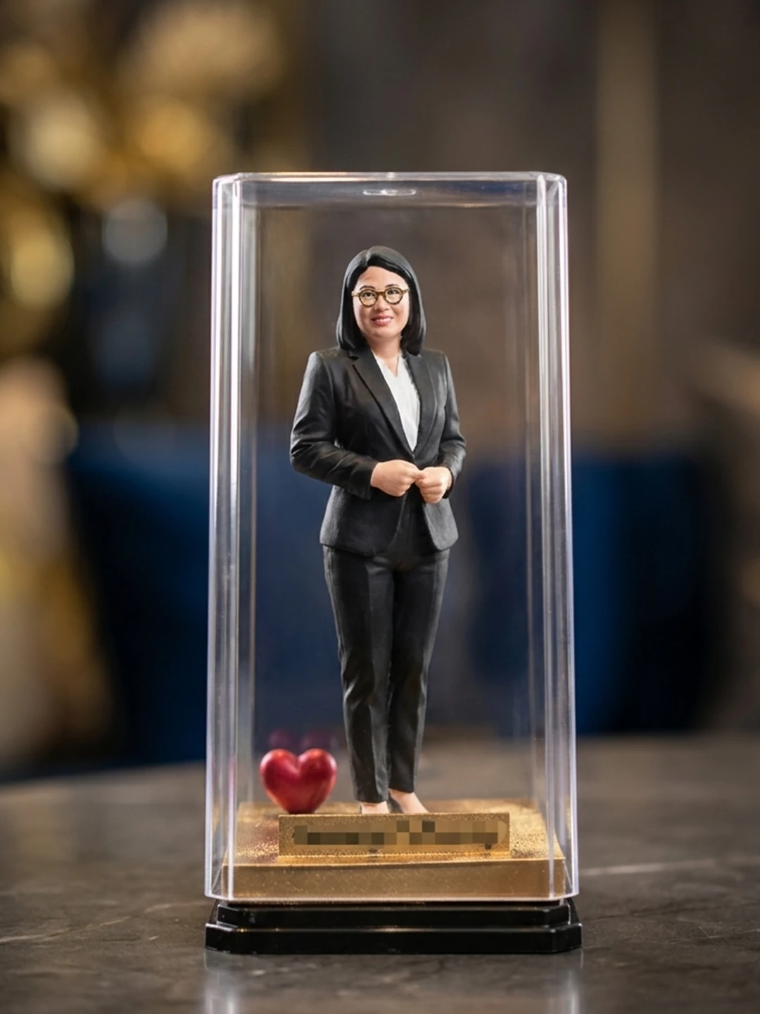 Congrats sculpture